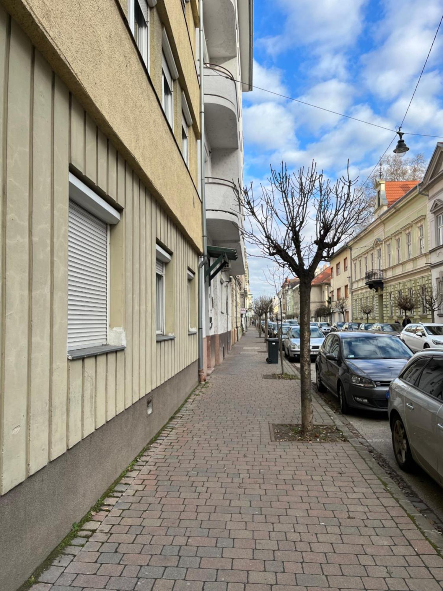River - Free Parking Győr Exteriör bild